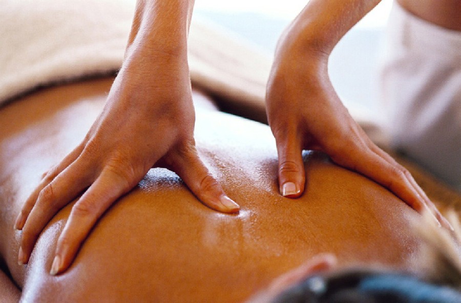 Massage_Dos_Abhyanga_Relaxation